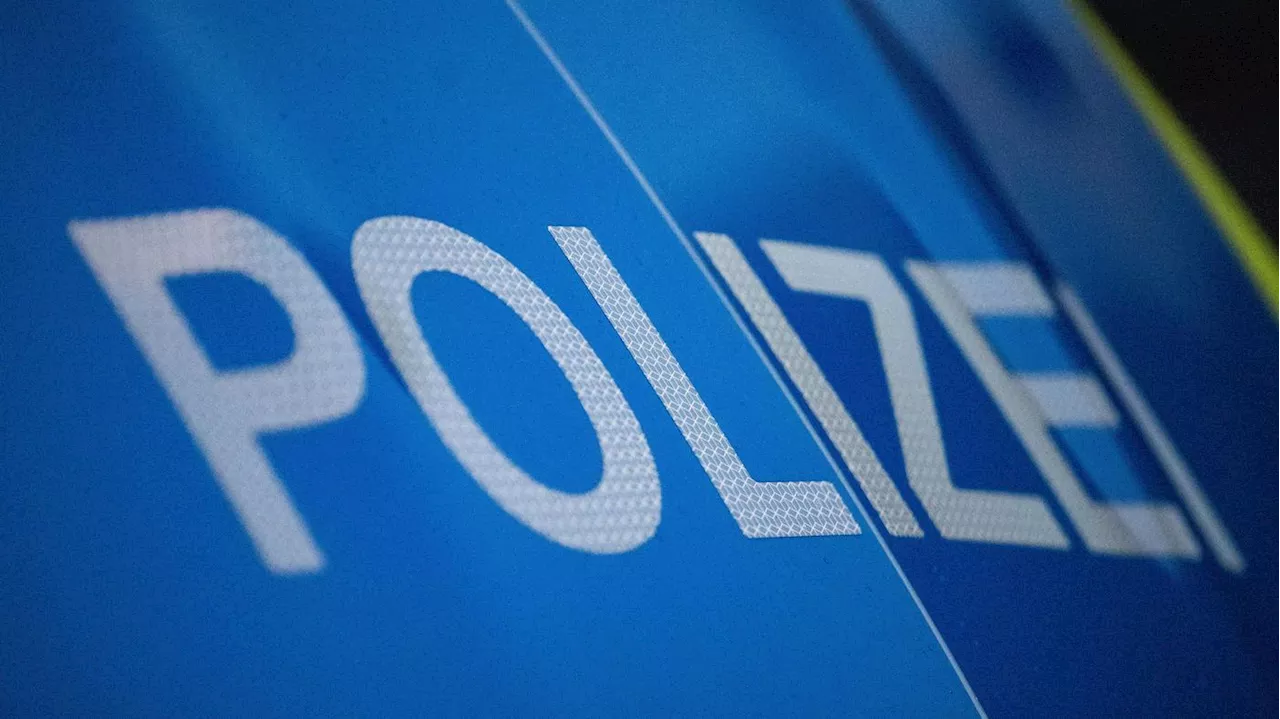 Schlägerei in Einkaufszentrum in Berlin-Lichtenberg: Mann beleidigt 15-Jährigen rassistisch