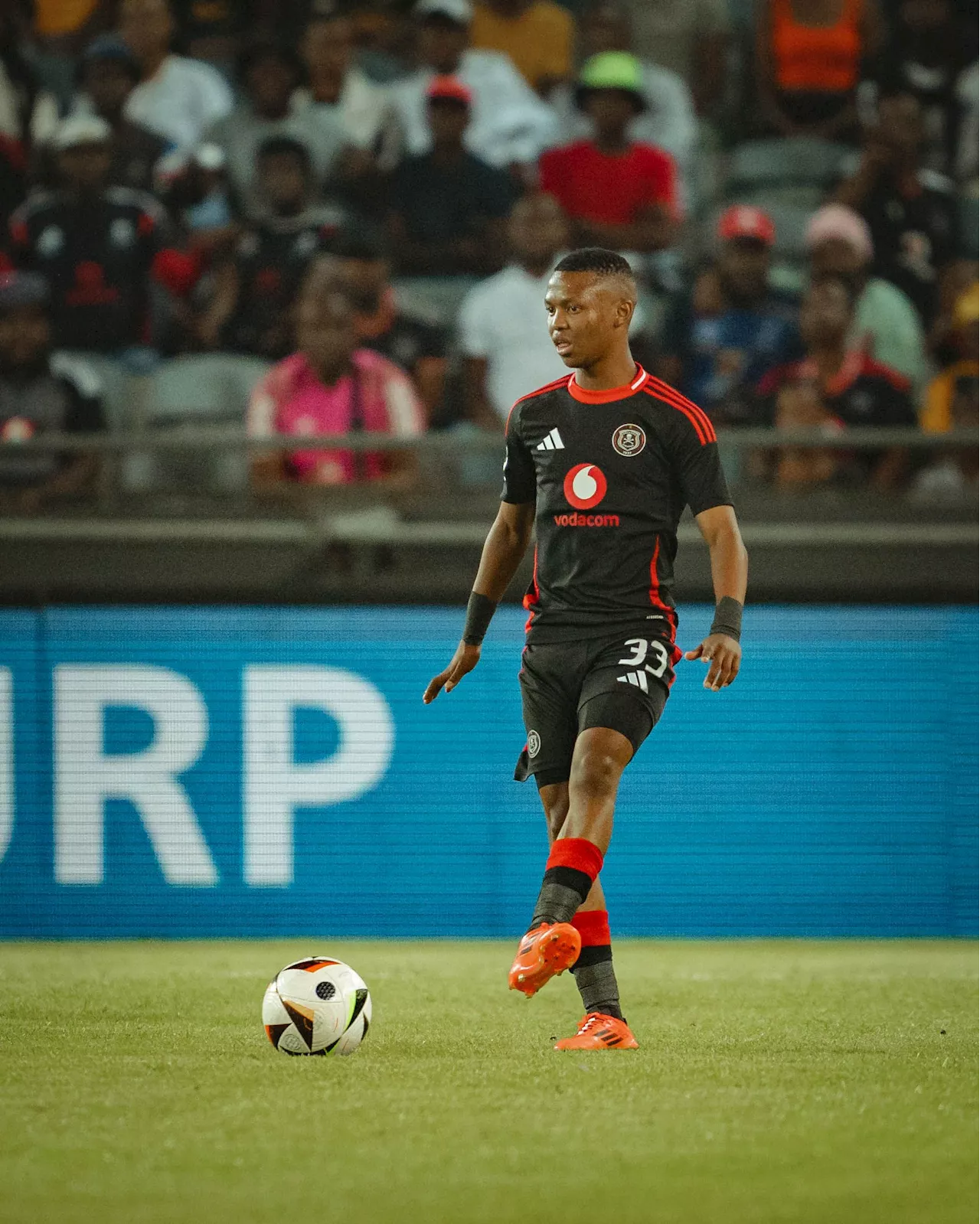 WATCH: Orlando Pirates teenager scores a wonder goal to send Bucs top of the log