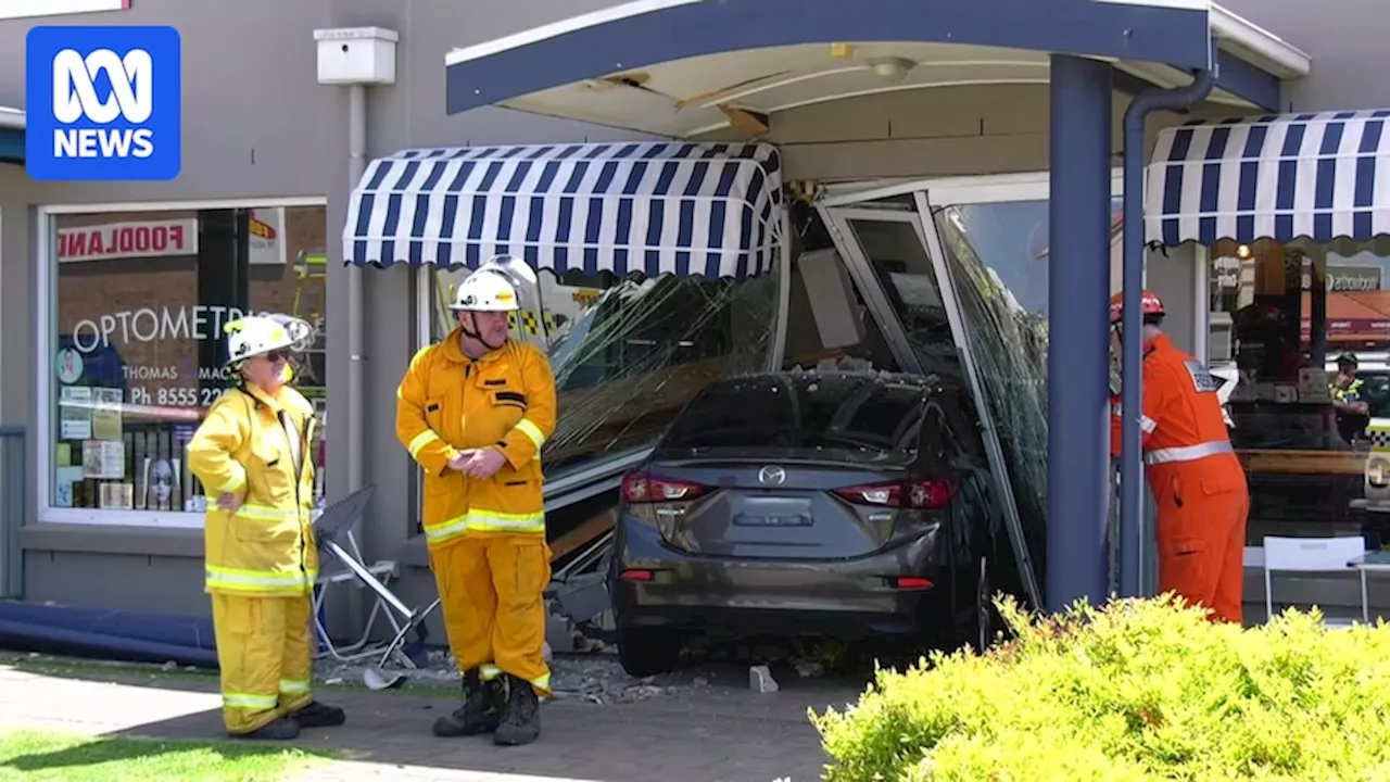 Woman taken to hospital after being pinned by car at Goolwa Bakery