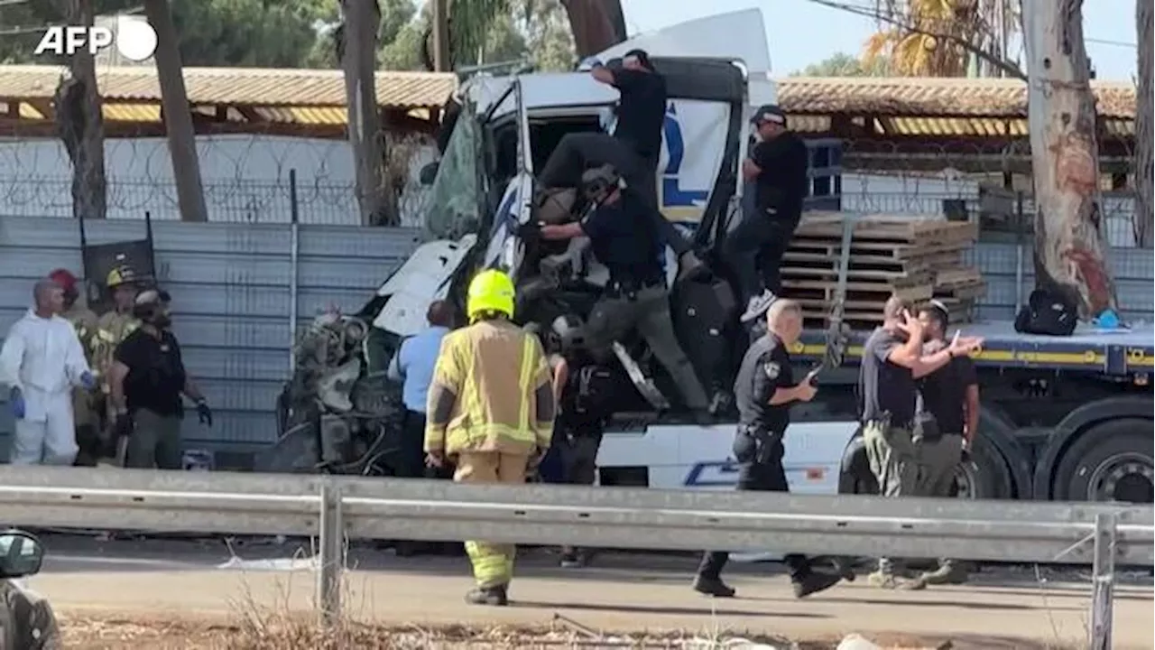 Camion contro passanti a nord di Tel Aviv, oltre 40 feriti