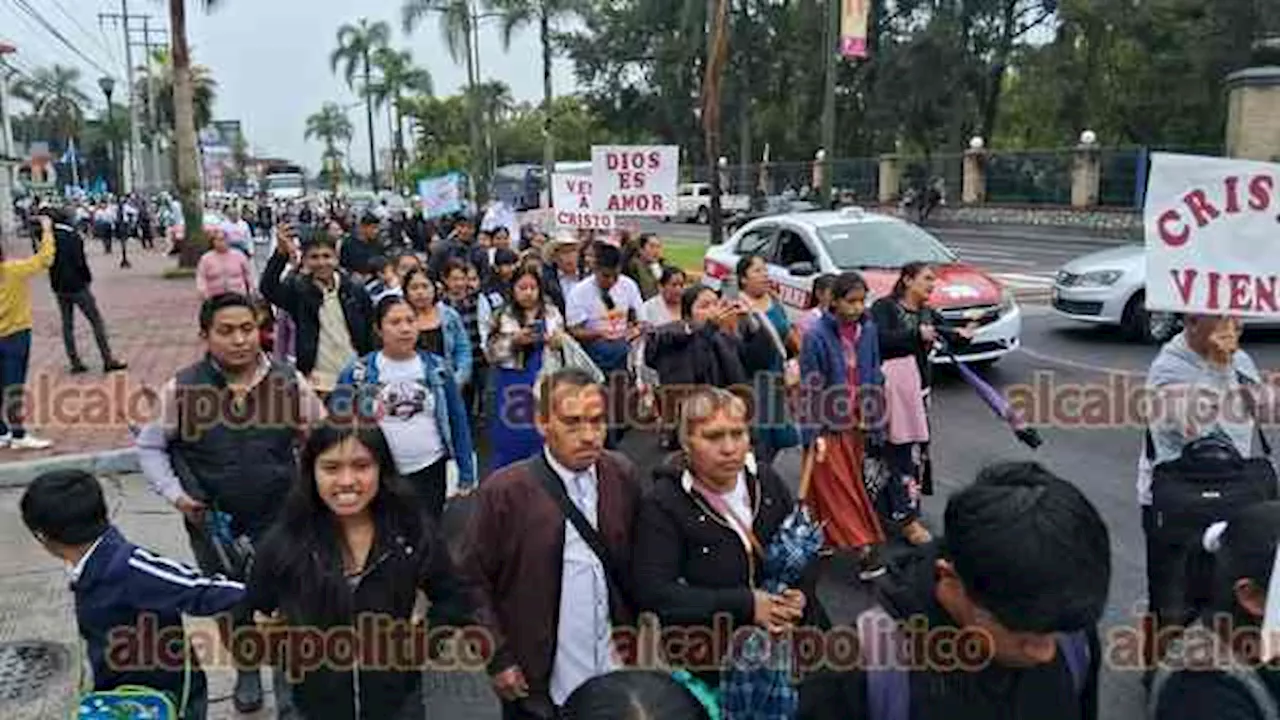 Orizabeños participaron en la marcha por la paz que organizó la Iglesia Unida