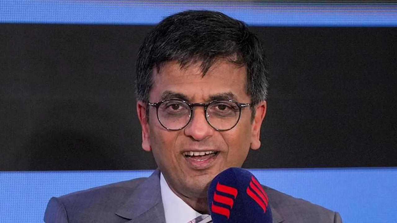 DY Chandrachud: नेताओं से जजों की मुलाकात को लेकर CJI की टिप्पणी, कहा-सरकार प्रमुखों से मिलने का मतलब डील नहीं