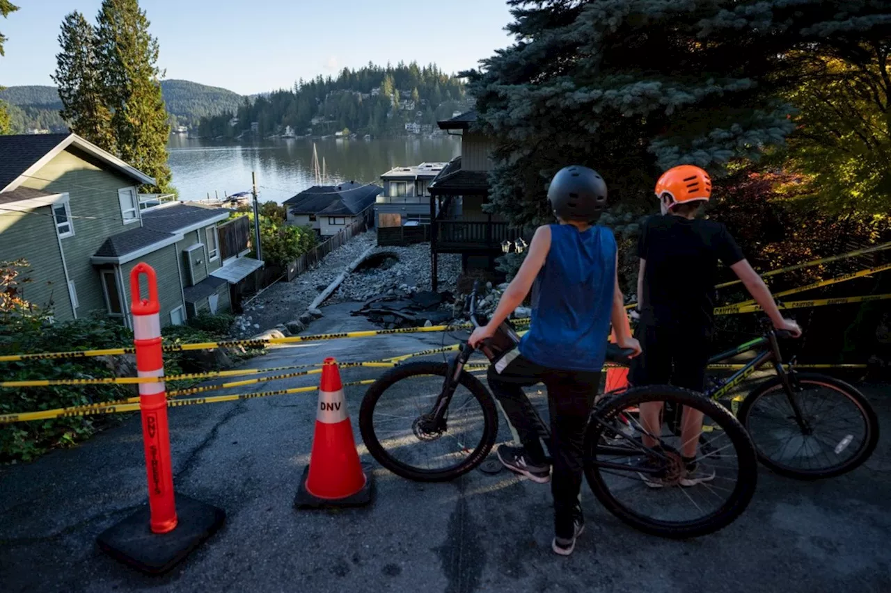 North Vancouver declares state of local emergency, 3 homes evacuated after heavy rain