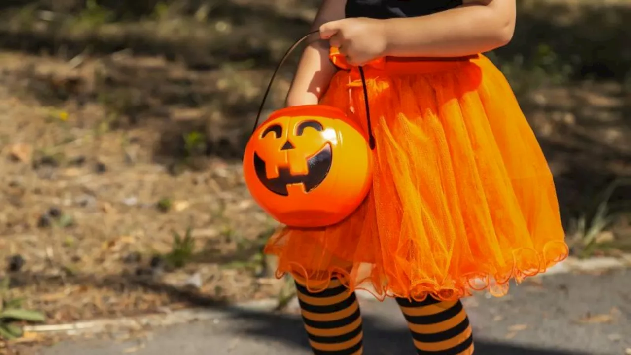 Lo que todos esos disfraces sexy de Halloween hacen a los niños