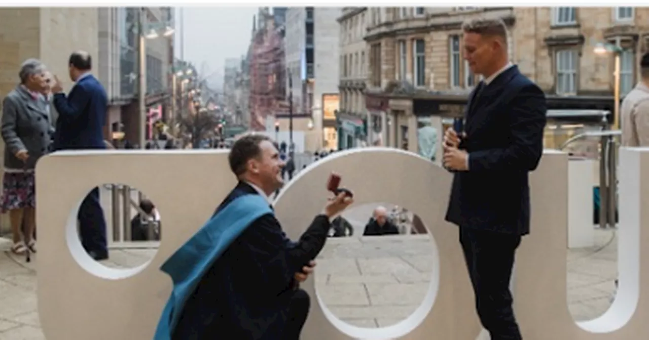 Scots army veteran proposes to partner at university graduation