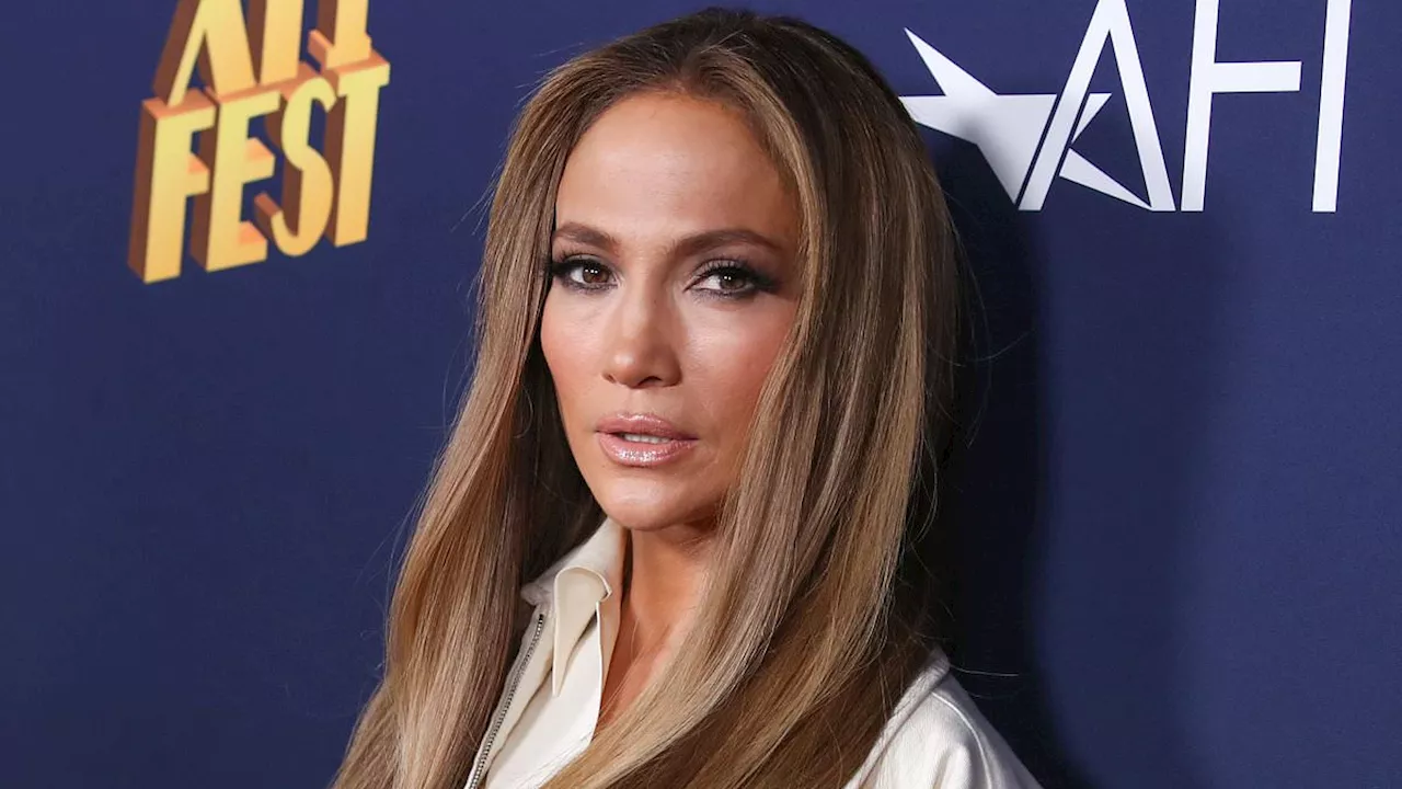 Jennifer Lopez shows off legs amid Ben Affleck divorce at photo call for their film Unstoppable