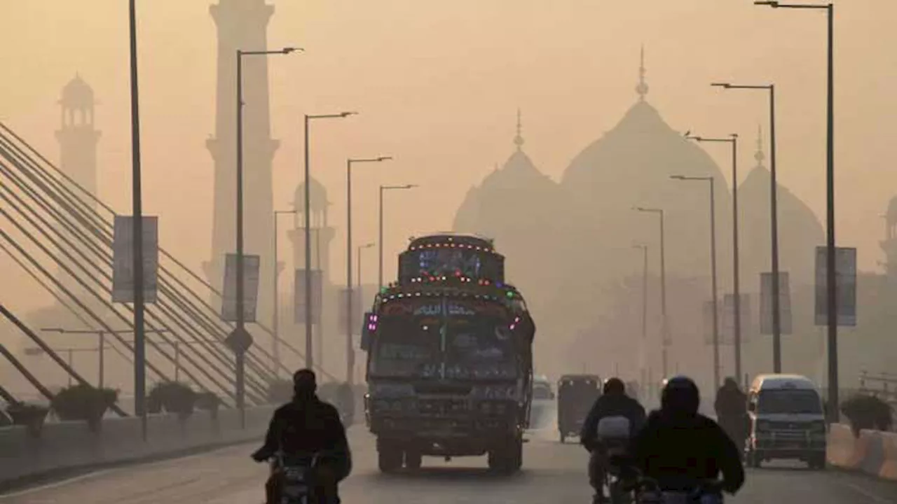 Smog alert issued as Lahore tops world's most polluted cities list