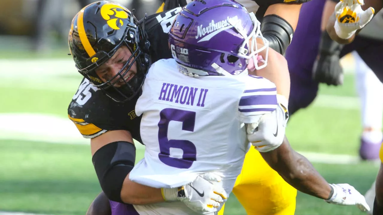 Kaleb Johnson leads Iowa's 28-point third-quarter outburst in 40-14 win over Northwestern