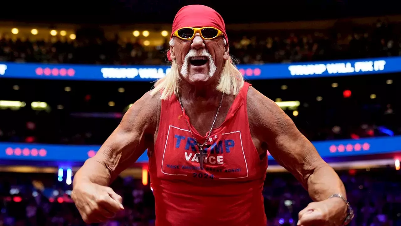 Hulk Hogan Riles Up 'Trumpamaniacs' At MSG Rally, Pins Harris On ...