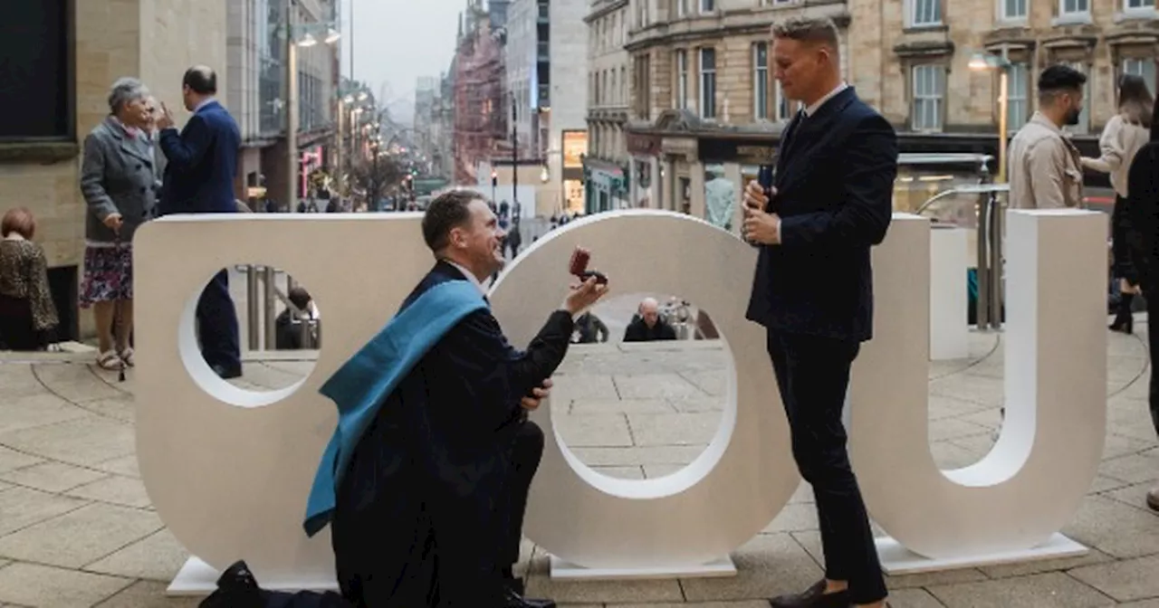 Glasgow army veteran proposes to partner after graduating university in 'special moment'