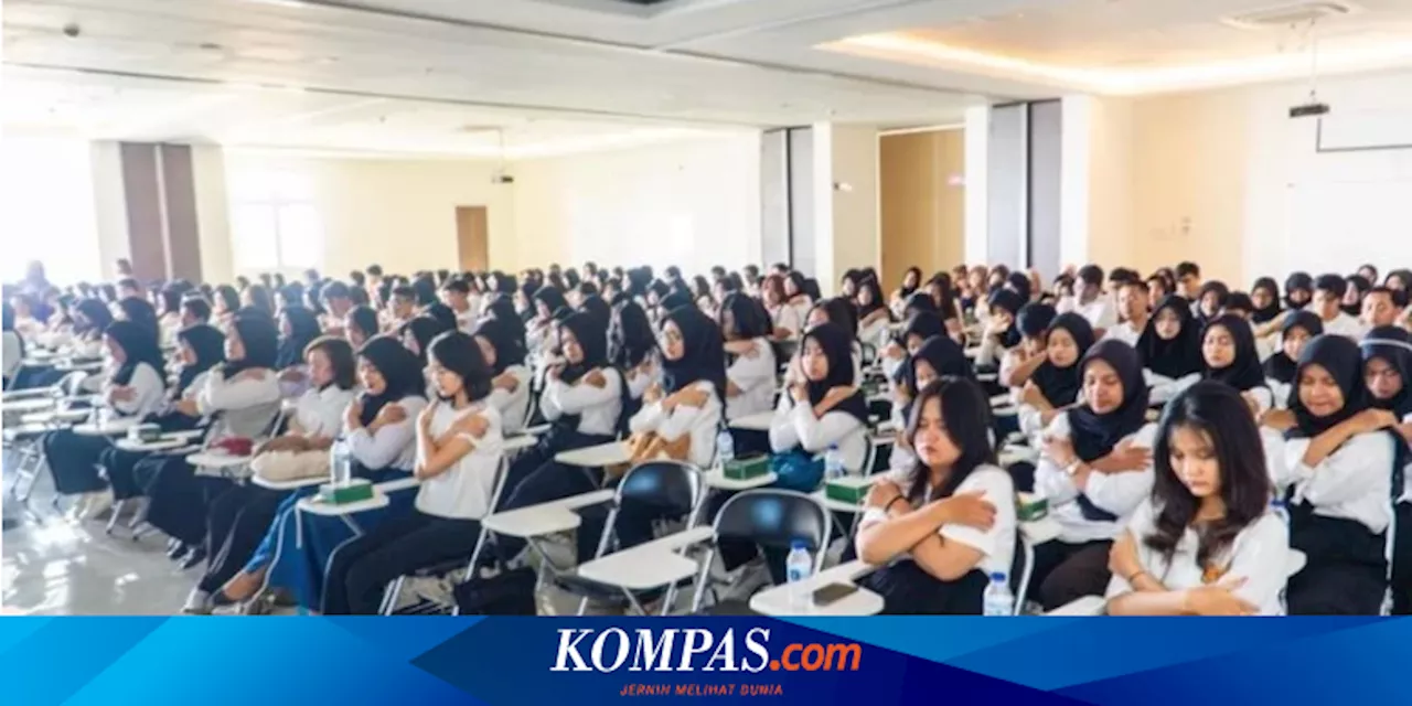 Pecahkan Rekor MURI, Ratusan Mahasiswa Unesa Ikuti Terapi 'Butterfly Hug'