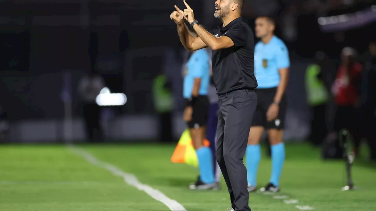 Artur Jorge aprova atuação do Botafogo contra o Bragantino