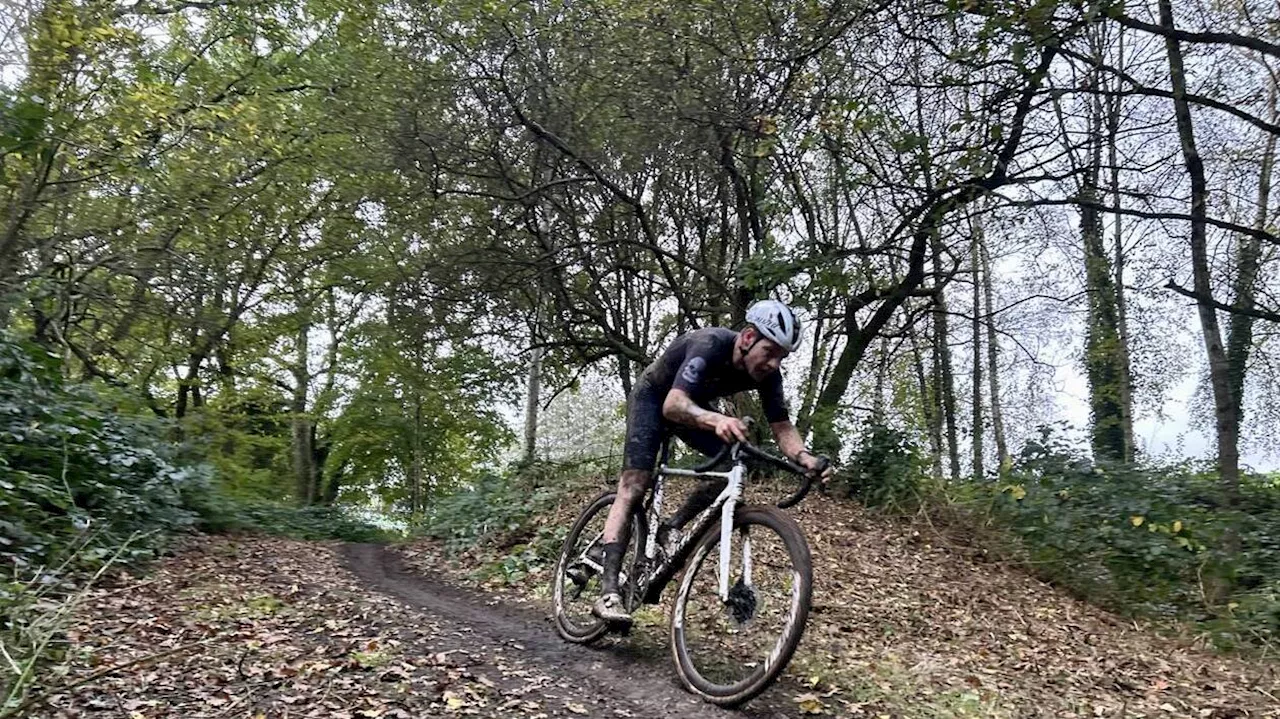 Cyclo-cross. Cyprien Gilles s’impose avec la manière à La Ferté-Macé