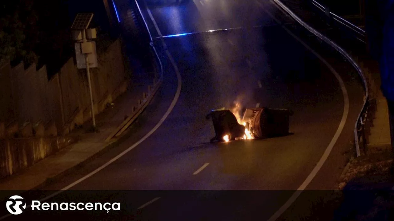 Desacatos em Lisboa. Queimados caixotes do lixo na zona das Galinheiras