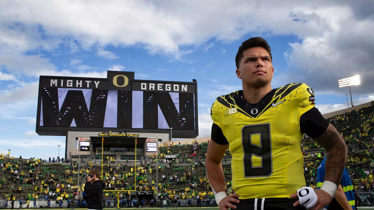 Heisman Trophy Odds: Oregon Ducks Dillon Gabriel and Miami Hurricanes Cam Ward Tied