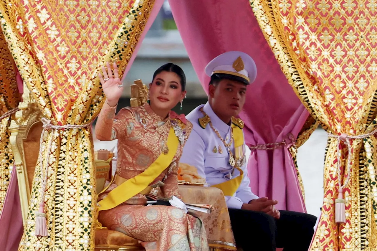 Thousands of well-wishers turn out for Thai royal barge pageantry