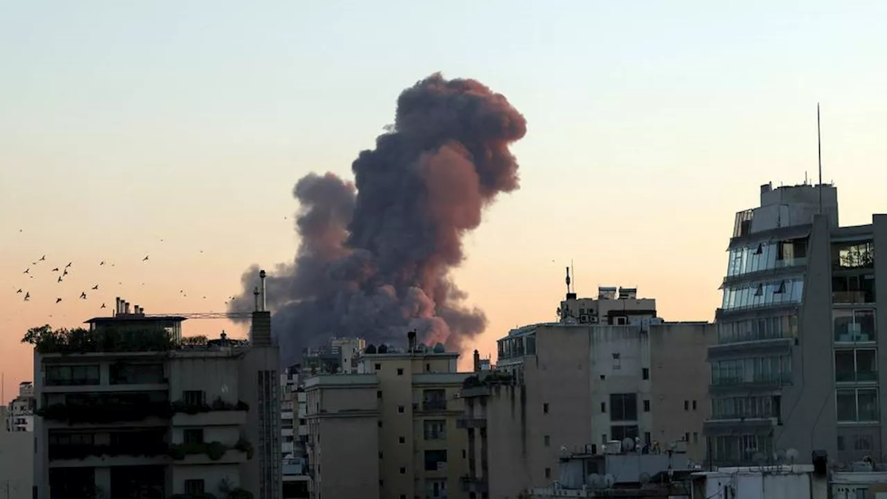 Israeli journalist helps soldiers detonate explosives in Lebanese building