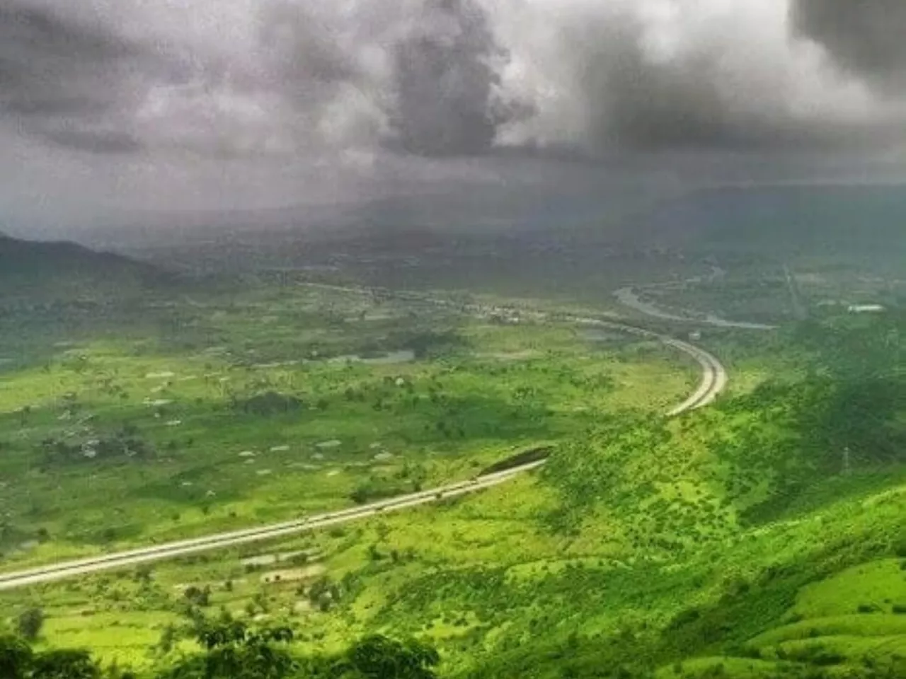 Maharashtra Weather : मुंबईला थंडीची चाहुल; राज्यातील बहुतांश भागात पावसाची उघडीप