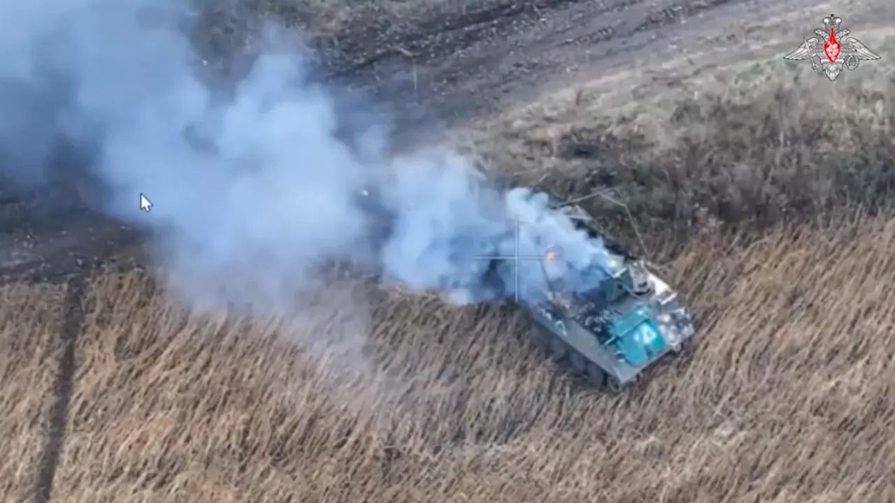 Минобороны показало атаку российского FPV-дрона по БТР ВСУ в Курской области. Новости. Первый канал