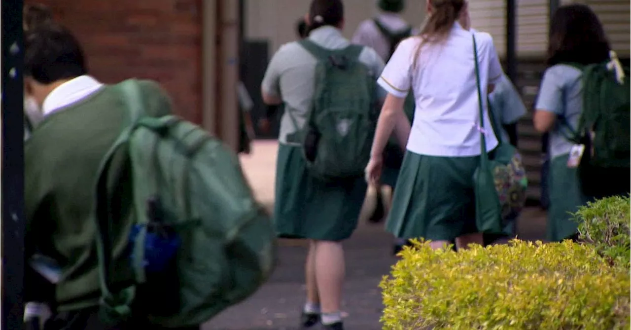 NSW teachers accept three-year payrise after stop-work meeting