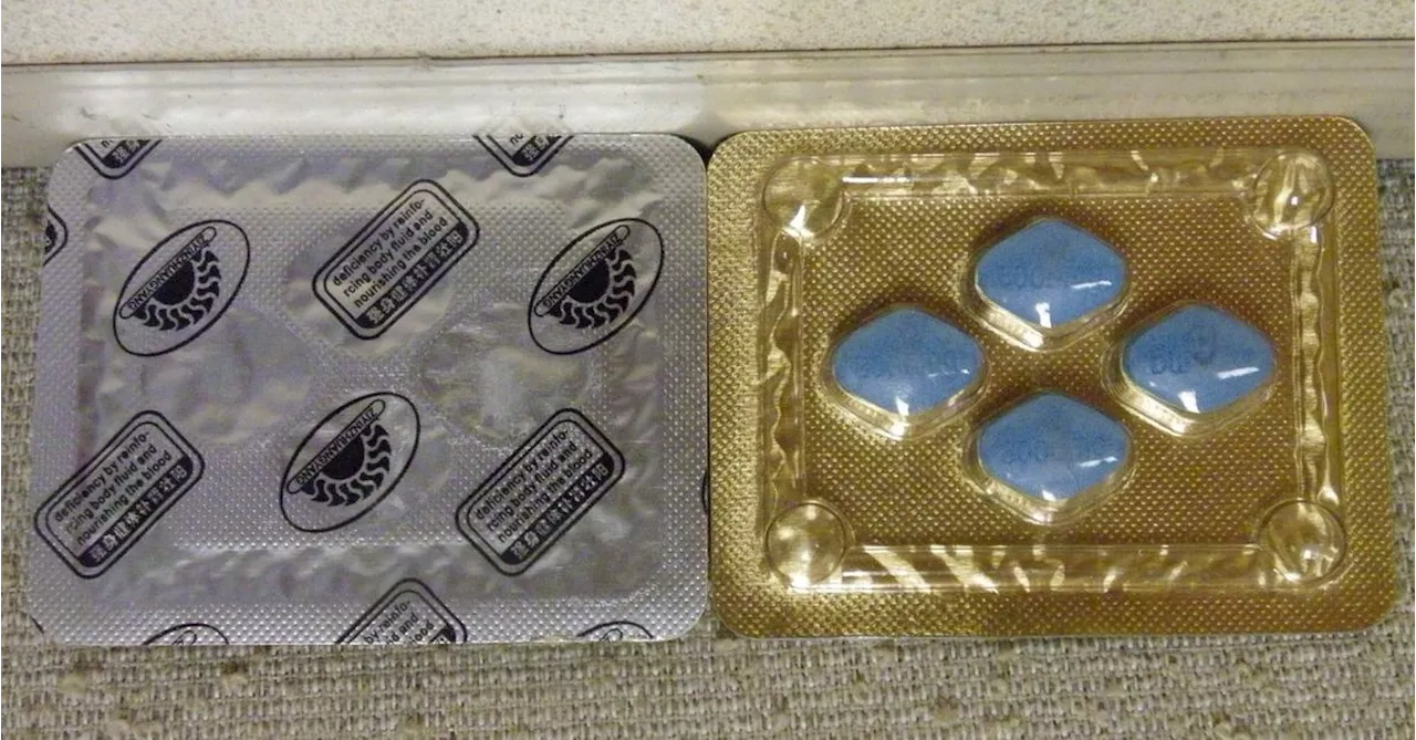 TGA issues warning about counterfeit tablets purchased online