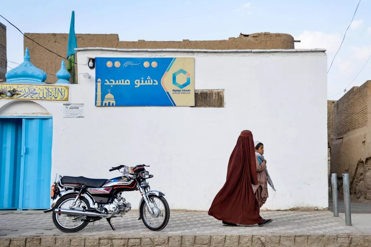 معرض صور في باريس يلقي نظرة على حال الأفغانيات