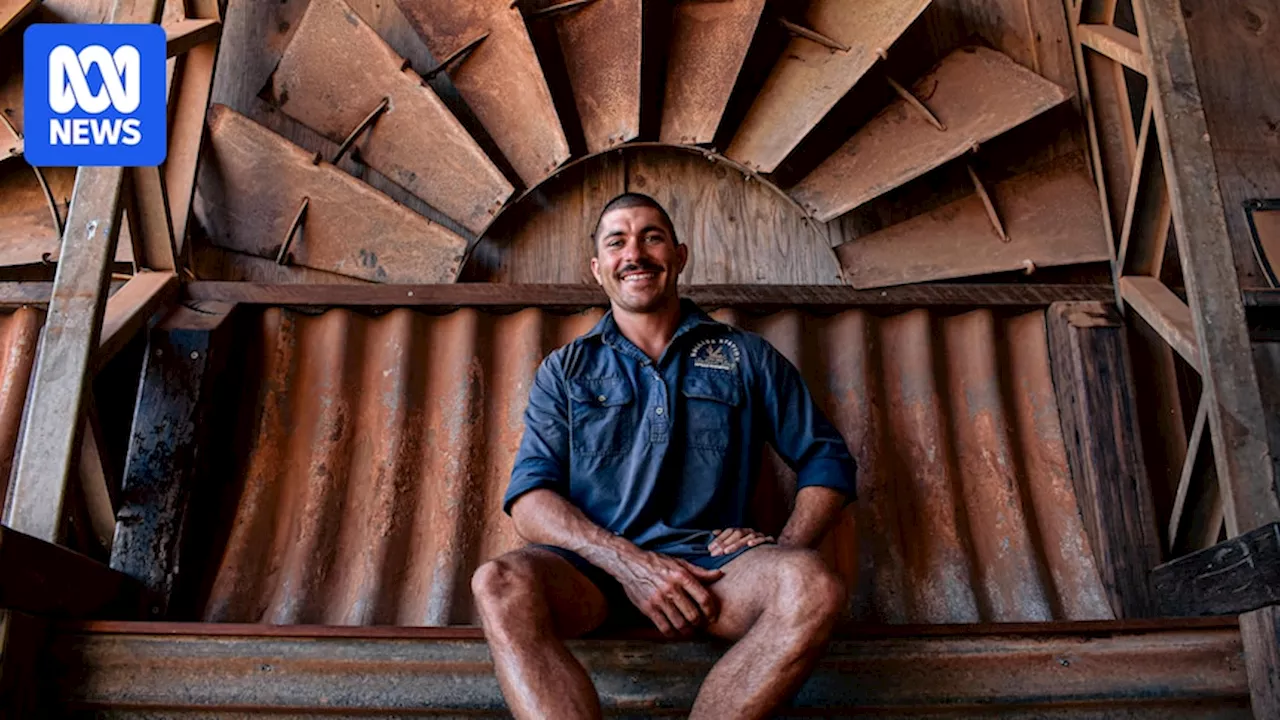 Carpenter builds shed of his dreams from outback station's scrap pile