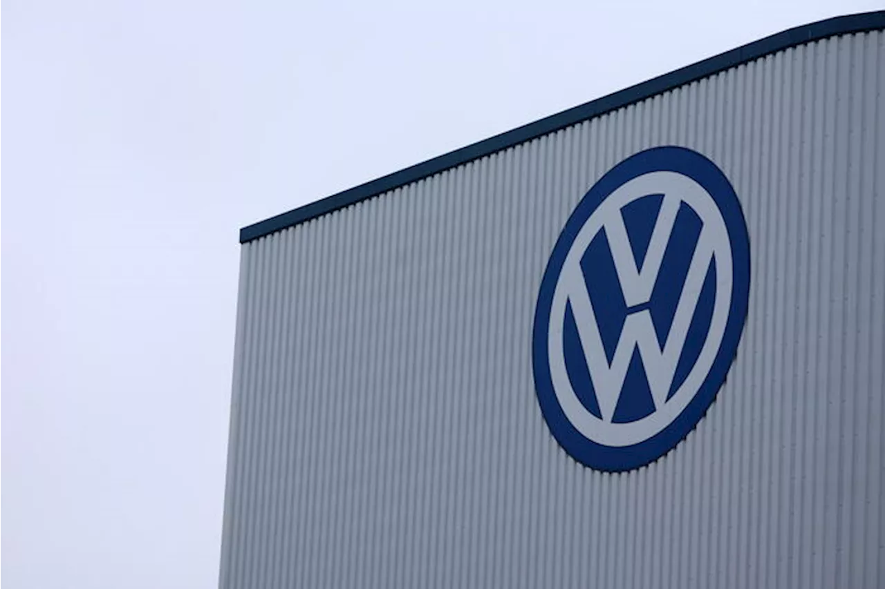 Volkswagen vuole chiudere almeno tre fabbriche. Il sindacato: 'Una pugnalata alcuore'