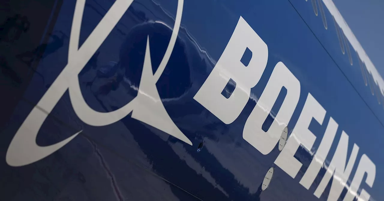 Boeing Launches $19 Billion Share Sale to Thwart Downgrade