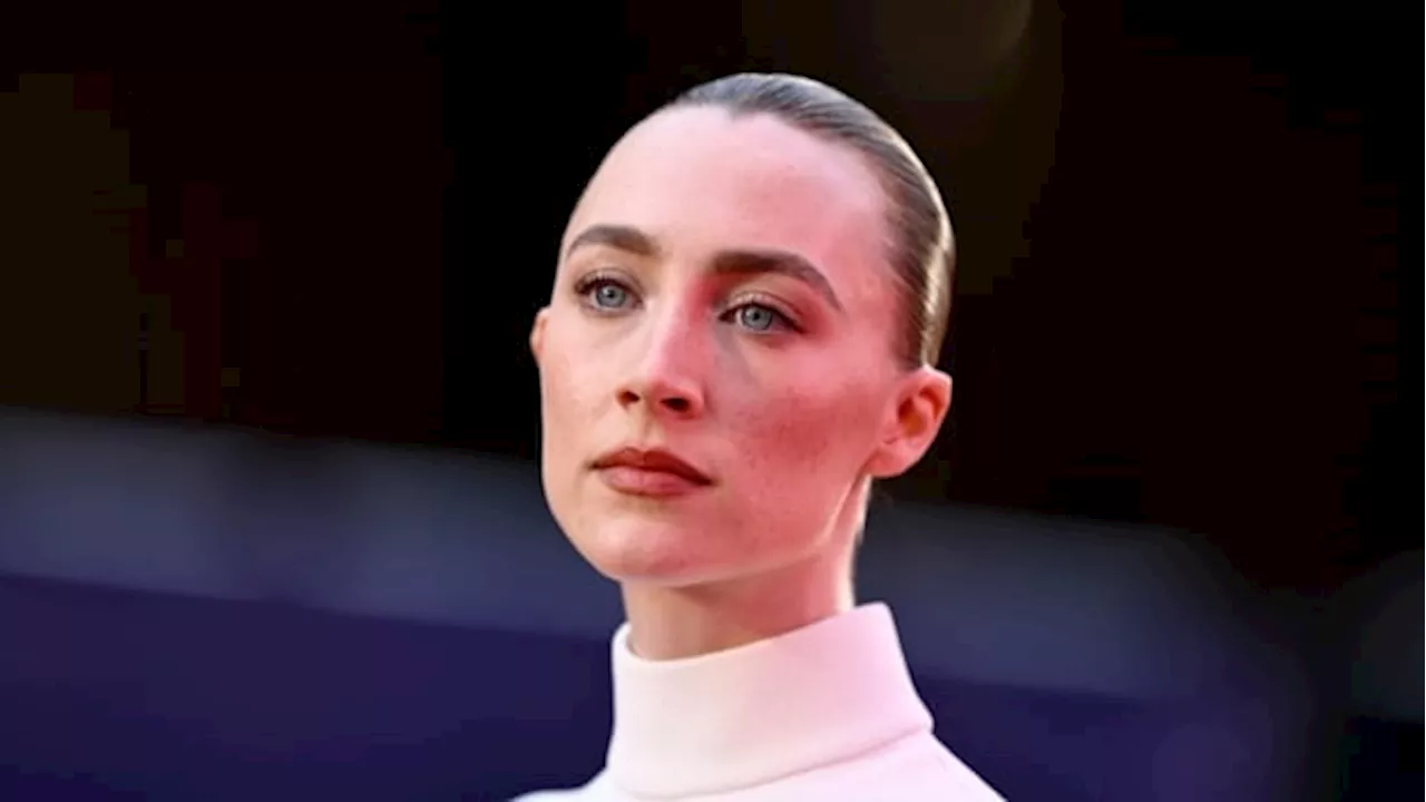 Saoirse Ronan silences male stars with reaction to self-defence joke