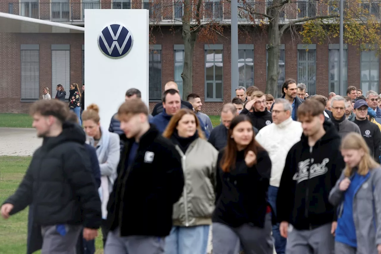 Volkswagen planea cerrar tres fábricas en Alemania y bajadas de sueldo del 10%