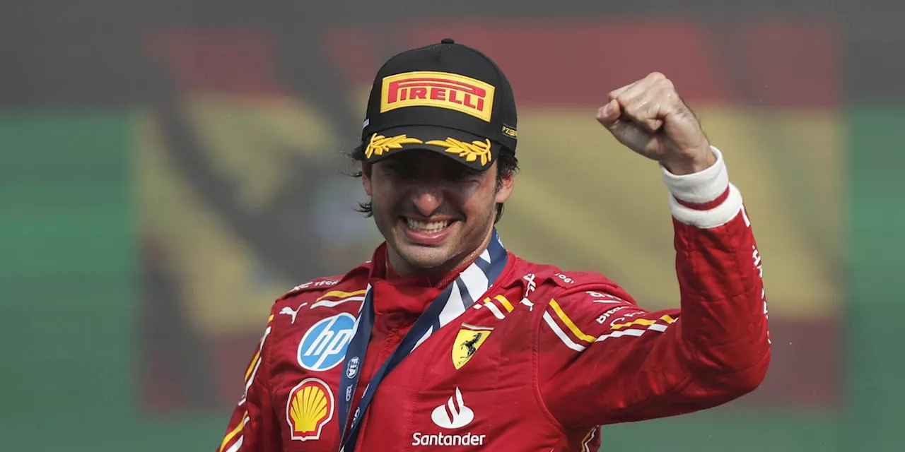 Ferrari, le lacrime di Sainz dopo la vittoria emozionano tutti