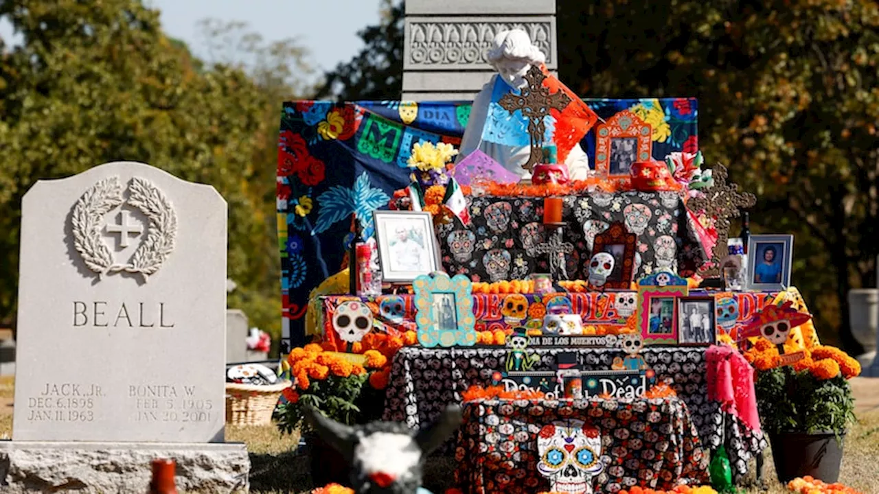 Day of the Dead event at Oakland Cemetery honors Dallas ancestors