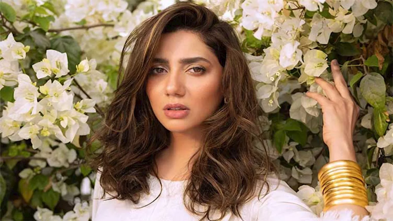 Mahira Khan's ramp walk doesn't sit well with fans