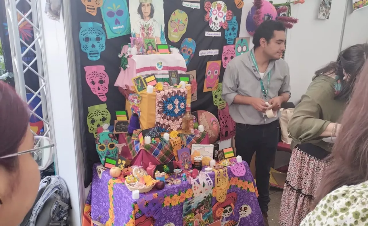 Jóvenes mexicanos instalan ofrenda en honor a ambientalistas asesinados; incluyen a especies extintas del mundo