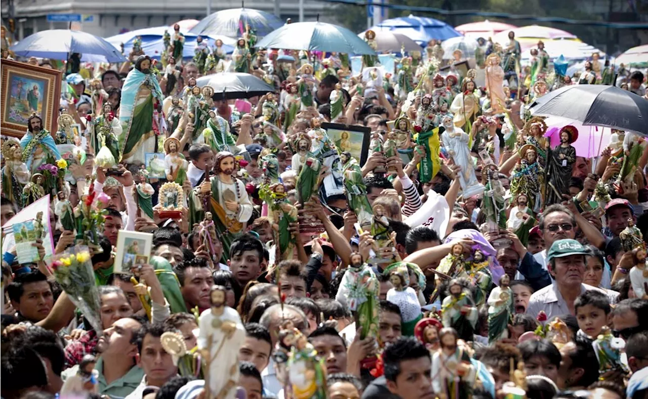 “Venimos a pedirle a San juditas por la salud de toda mi familia”; celebración reúne a miles de feligreses en el templo de San Hipólito