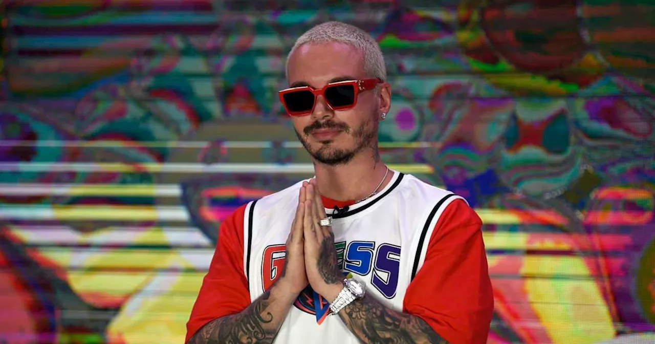 J Balvin sorprende a los habitantes de Manrique en Medellín