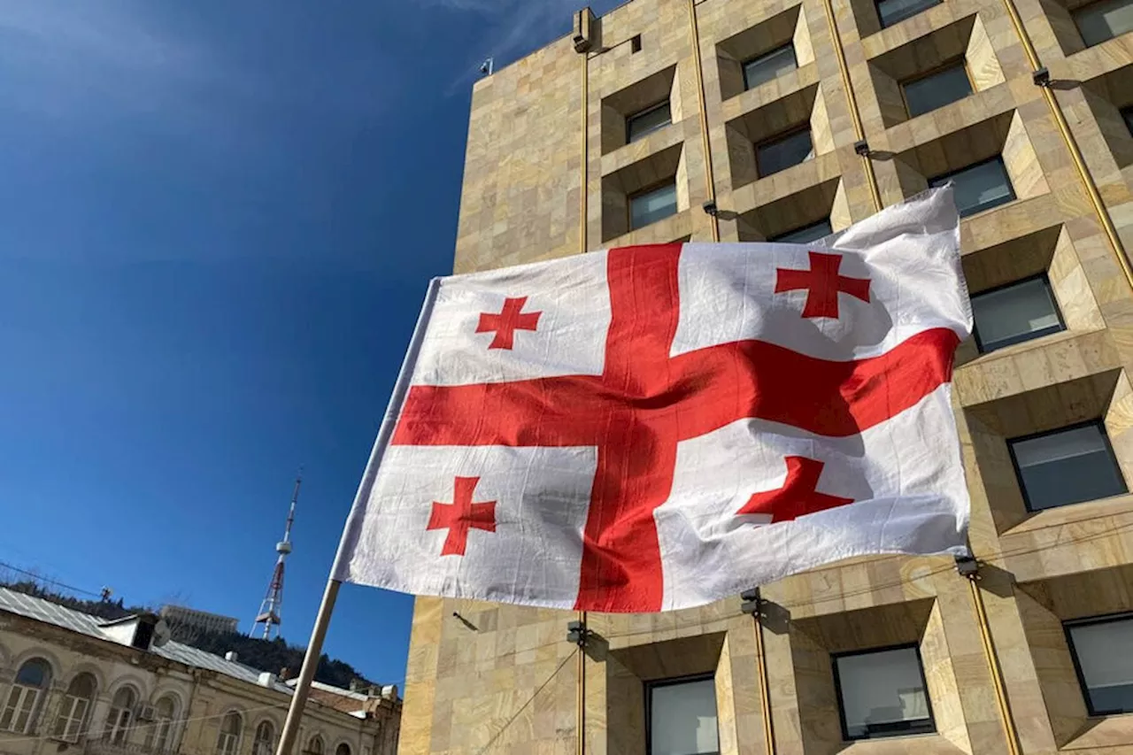 В Тбилиси идет подготовка к митингу оппозиции, полиция не препятствует