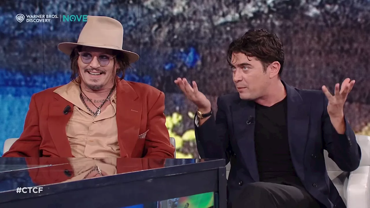 Johnny Depp e il primo incontro con Riccardo Scamarcio: «Una videochiamata da un benzinaio»