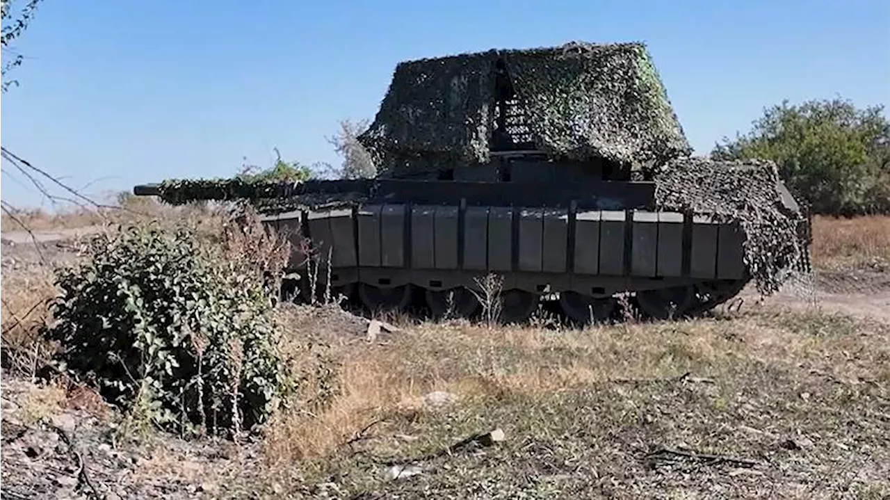 Экипаж танка Т-80БВМ уничтожил опорный пункт ВСУ на красноармейском направлении