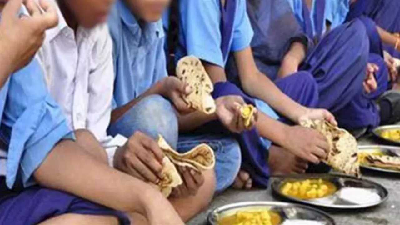 Mid Day Meal : अब मिड डे मील में बांटे जाएंगे डिब्बा बंद गजक और बाजरे के लड्डू- जारी हो गए आदेश