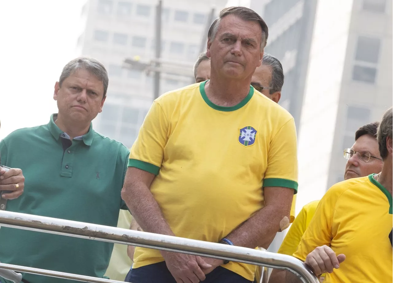 Bolsonaro faz balanço sobre as eleições municipais e diz que 'o PT morreu': 'Só falta jogar a terra'