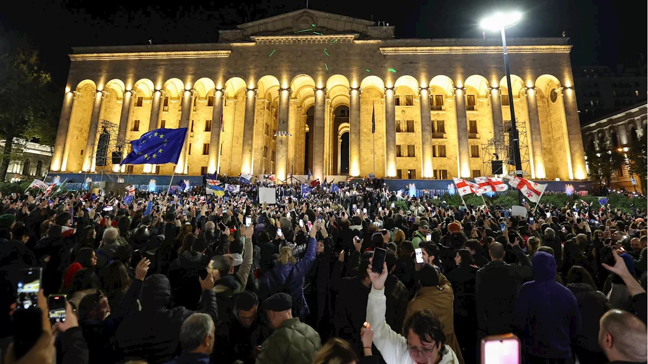 En Géorgie, des milliers de manifestants dans la rue contre les législatives « volées »