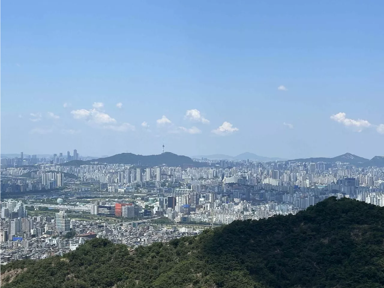 “현금부자 아니고서야”…대출 규제에 9억 이상 서울 아파트 거래 ‘반토막’