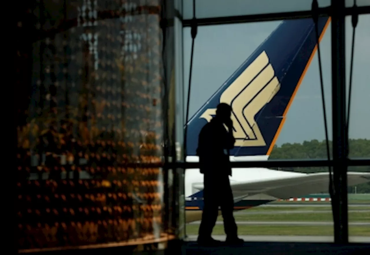 Singapore Airlines flight to Tokyo detours to Taipei after mid-flight windshield crack