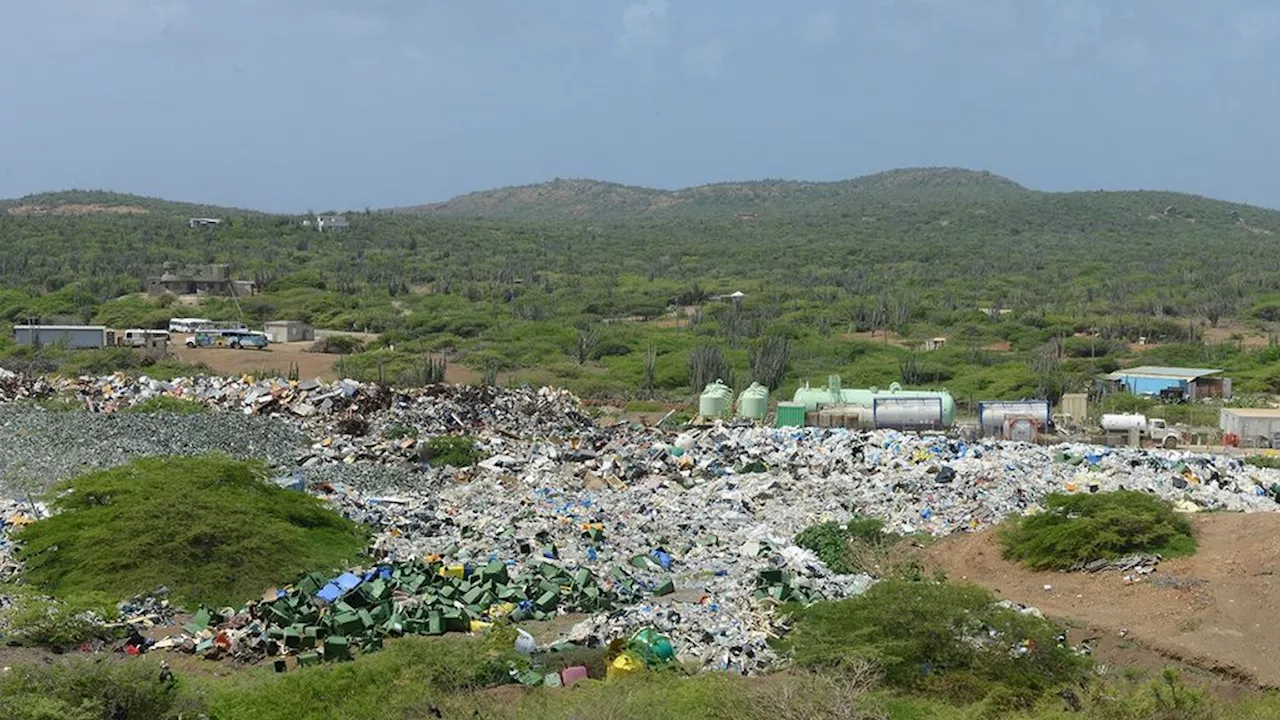 Bewoners Bonaire eisen actie om afvalberg: 'Na decennia beloftes is het genoeg'