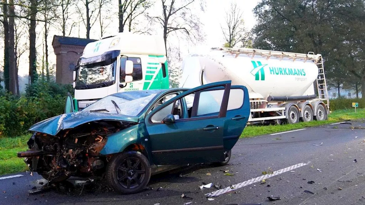 Tweetal vlucht na veroorzaken ongeluk op N65 bij Helvoirt