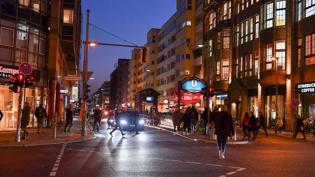 Berlin & Brandenburg: Grüne fordern: Rundum-Grün-Ampel in Kreuzberg soll bleiben