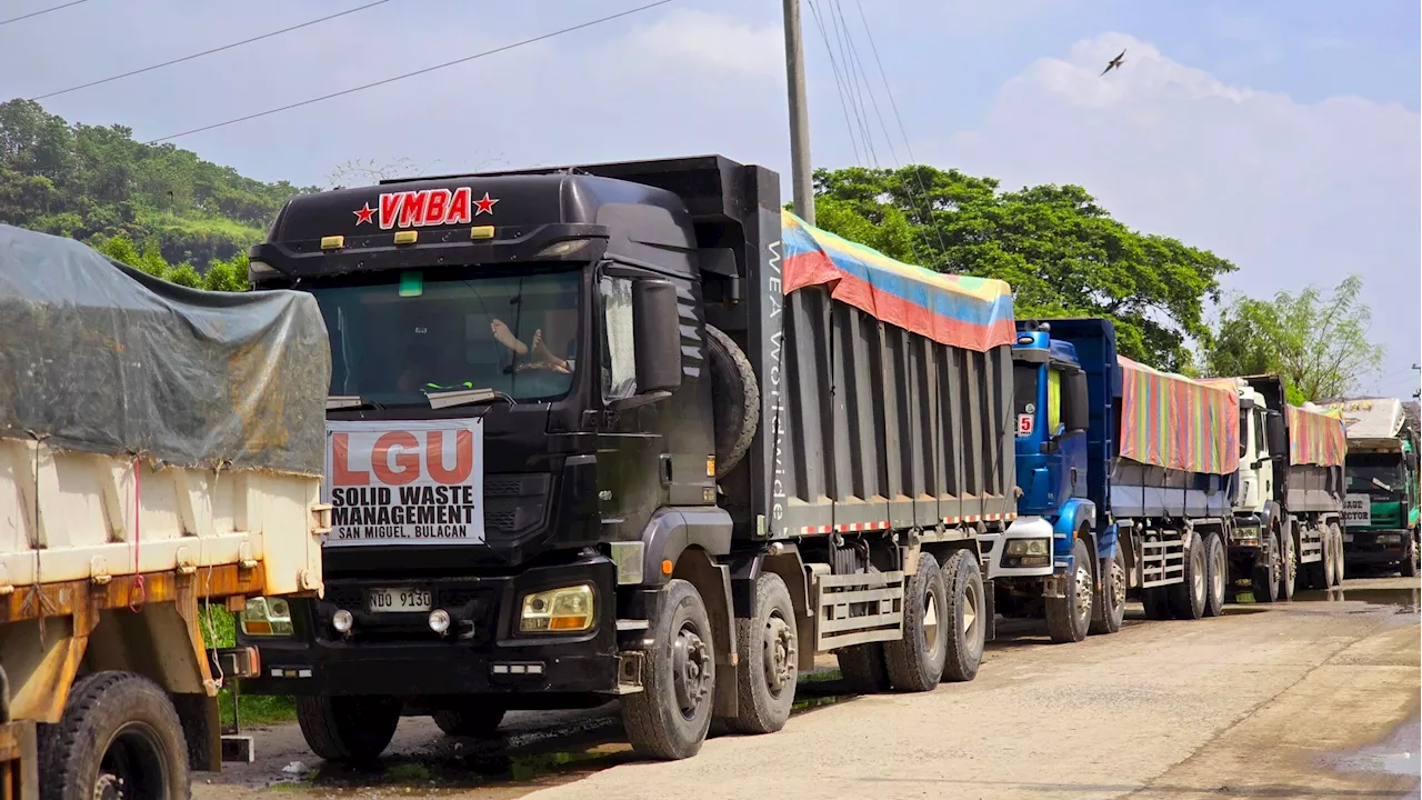 Garbage trucks queue outside Capas landfill amid operational halt