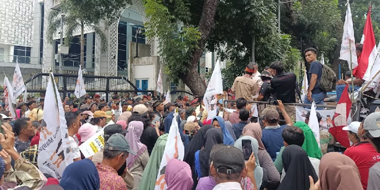 DPRD Sumut Didemo, Minta Perda Masyarakat Adat Disahkan